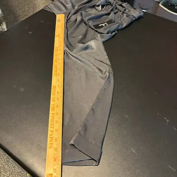 Lulus Chic Gray Paper Bag Tie Waist Pants Medium M NWT Shiny Dressy Cuff Hem - Picture 5 of 7